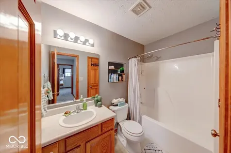 43 Pin Oak Court Whiteland IN 46184