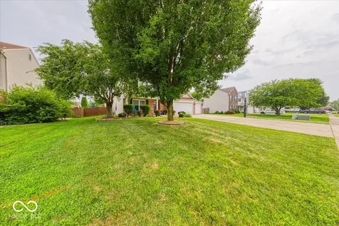 43 Pin Oak Court Whiteland IN 46184