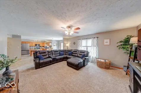 43 Pin Oak Court Whiteland IN 46184