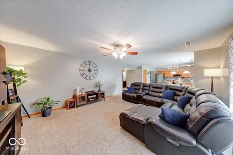 43 Pin Oak Court Whiteland IN 46184