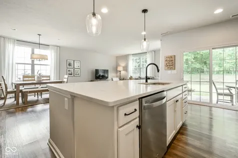 6768 Keepsake Drive Whitestown IN 46075