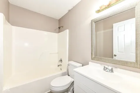 4120 Orchard Valley Lane Indianapolis IN 46235