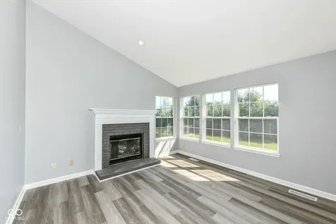 6384 Hillview Circle Fishers IN 46038