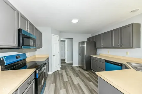 6384 Hillview Circle Fishers IN 46038