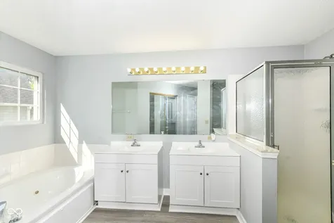 6384 Hillview Circle Fishers IN 46038