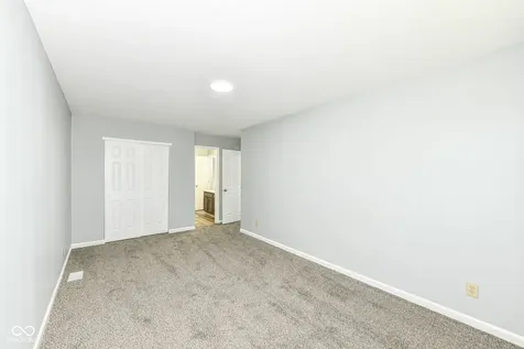 6384 Hillview Circle Fishers IN 46038