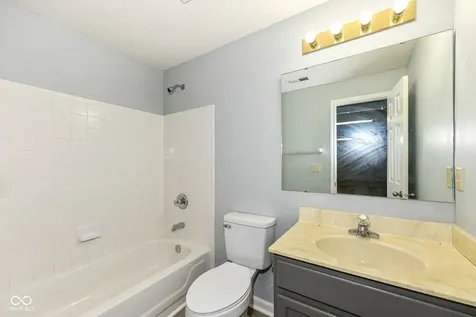 6384 Hillview Circle Fishers IN 46038