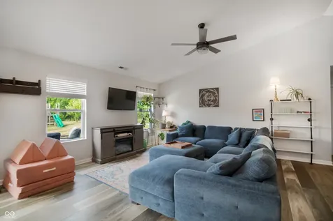 10121 Cornith Way Avon IN 46123