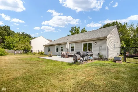 10121 Cornith Way Avon IN 46123