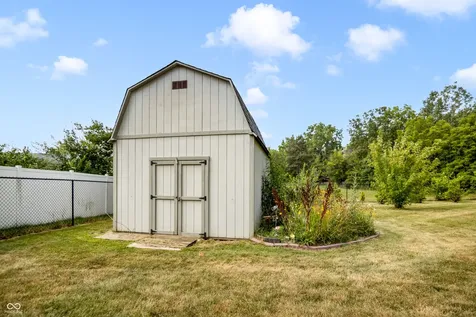 10121 Cornith Way Avon IN 46123
