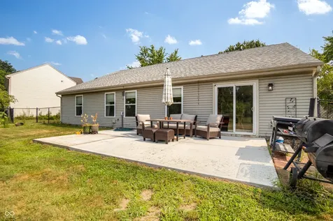 10121 Cornith Way Avon IN 46123