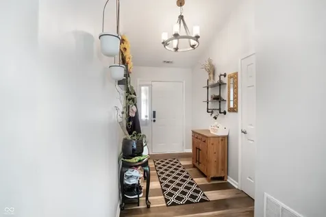 10121 Cornith Way Avon IN 46123