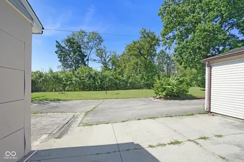 3375 Payton Avenue Indianapolis IN 46226
