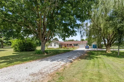 1268 W 100 N Franklin IN 46131