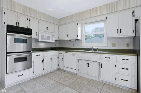 12107 Briarway South Drive Indianapolis IN 46259