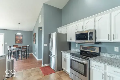 274 Pineview Drive Mooresville IN 46158
