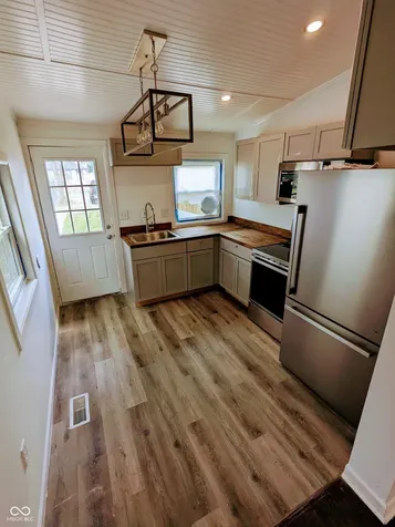 221 Kansas Street Indianapolis IN 46225