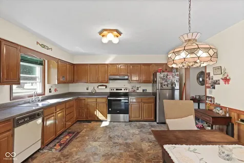 7049 E Old State Road 144 Mooresville IN 46158