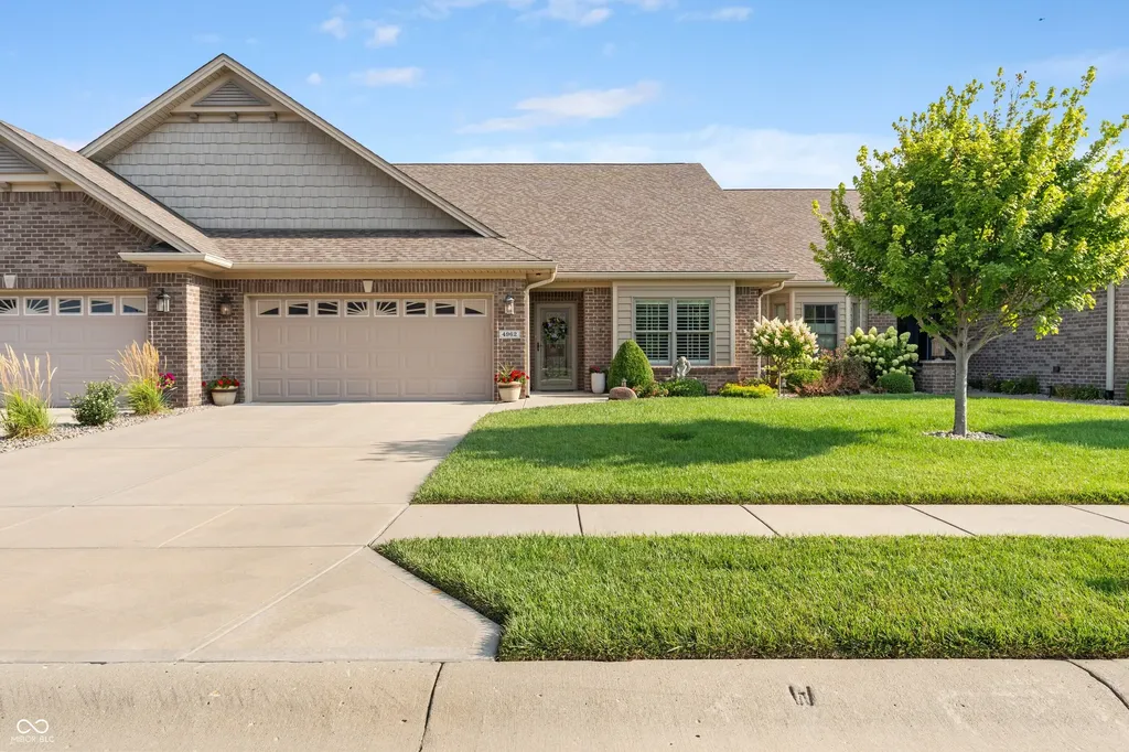 4962 Delray Drive Columbus IN 47203