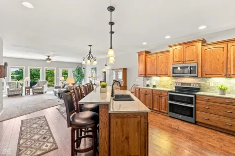 4962 Delray Drive Columbus IN 47203