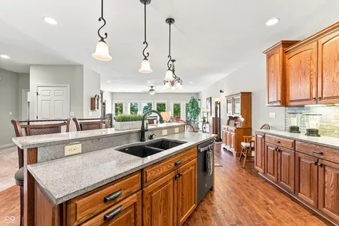 4962 Delray Drive Columbus IN 47203