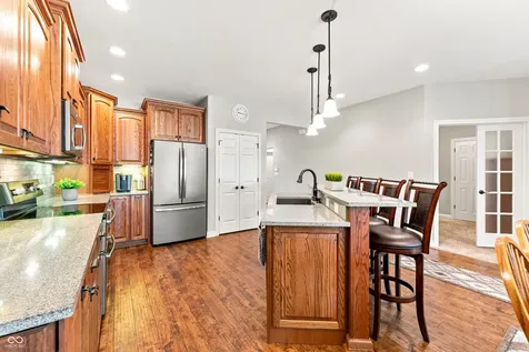 4962 Delray Drive Columbus IN 47203
