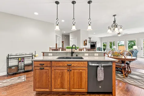 4962 Delray Drive Columbus IN 47203