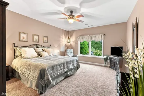 4962 Delray Drive Columbus IN 47203