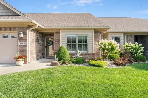 4962 Delray Drive Columbus IN 47203