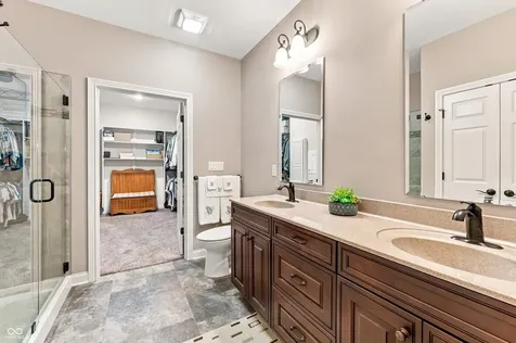 4962 Delray Drive Columbus IN 47203