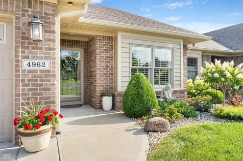 4962 Delray Drive Columbus IN 47203