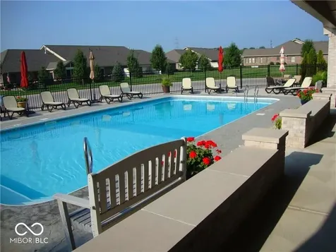 4962 Delray Drive Columbus IN 47203