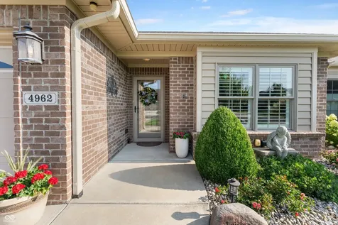 4962 Delray Drive Columbus IN 47203