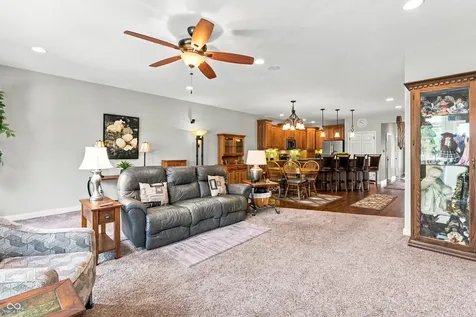 4962 Delray Drive Columbus IN 47203