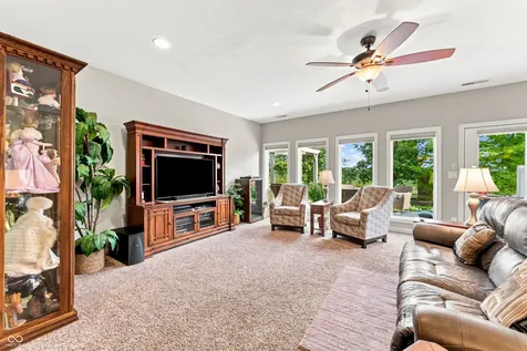 4962 Delray Drive Columbus IN 47203