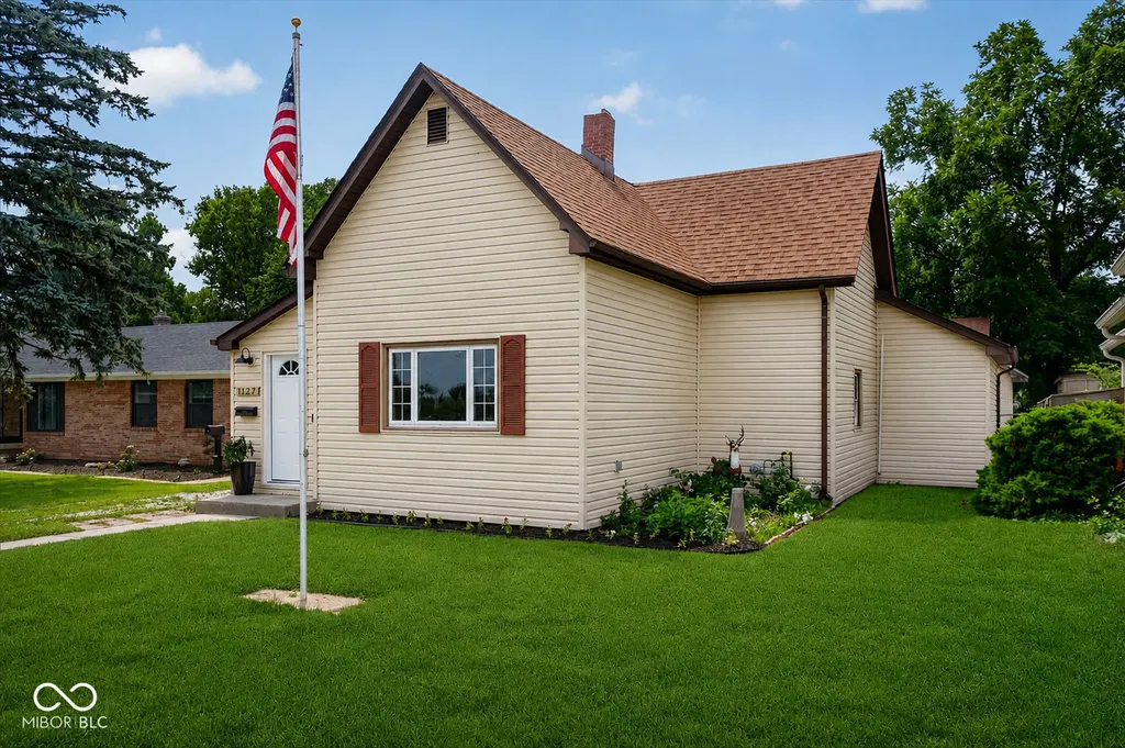 1127 Evans Avenue Noblesville IN 46060