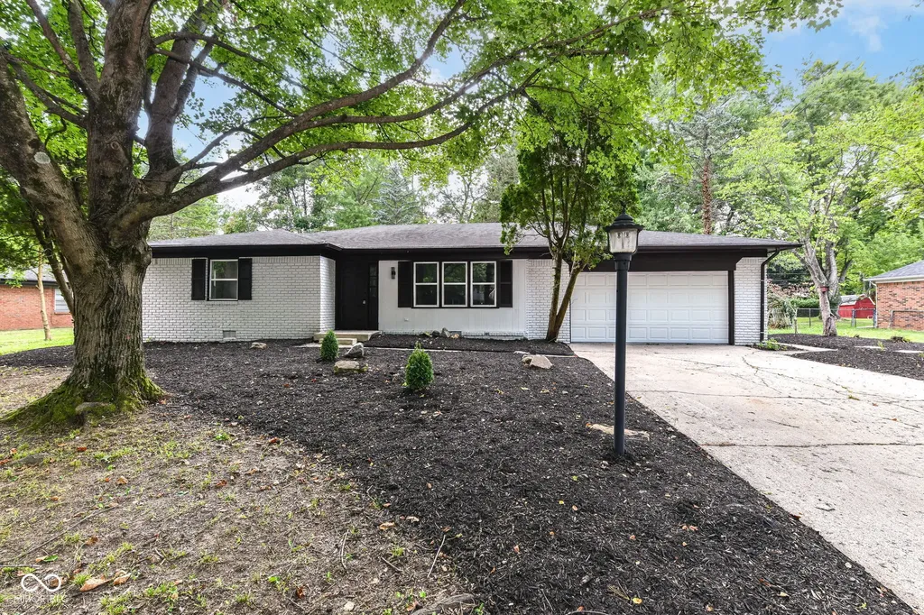 8846 Holliday Drive Indianapolis IN 46260