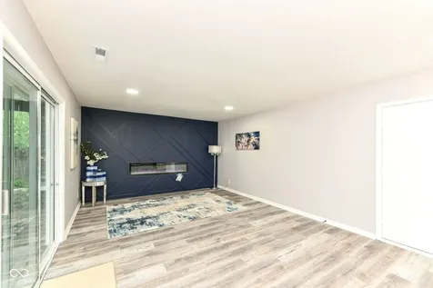 8846 Holliday Drive Indianapolis IN 46260