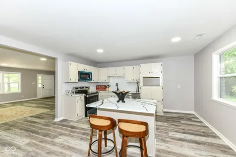 8846 Holliday Drive Indianapolis IN 46260