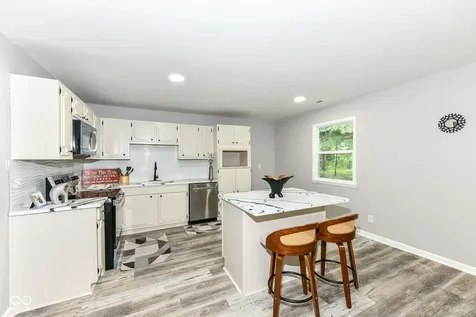 8846 Holliday Drive Indianapolis IN 46260