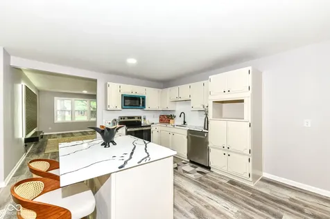 8846 Holliday Drive Indianapolis IN 46260