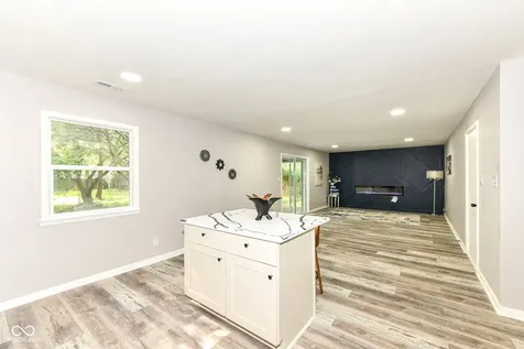 8846 Holliday Drive Indianapolis IN 46260