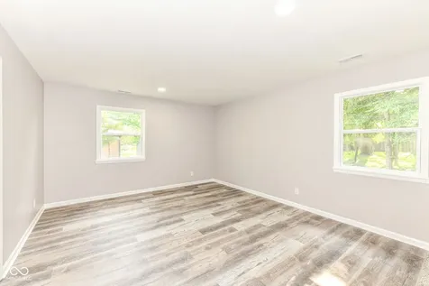 8846 Holliday Drive Indianapolis IN 46260