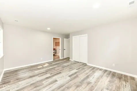 8846 Holliday Drive Indianapolis IN 46260