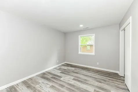 8846 Holliday Drive Indianapolis IN 46260