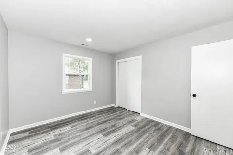 8846 Holliday Drive Indianapolis IN 46260