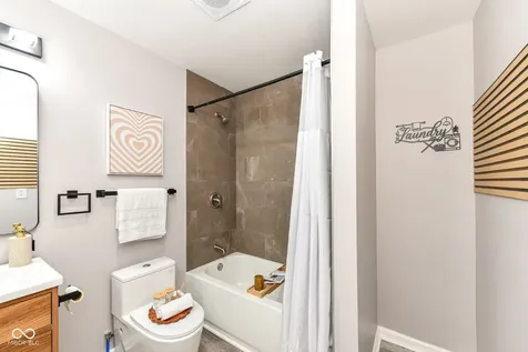 8846 Holliday Drive Indianapolis IN 46260