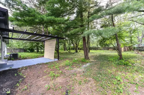 8846 Holliday Drive Indianapolis IN 46260