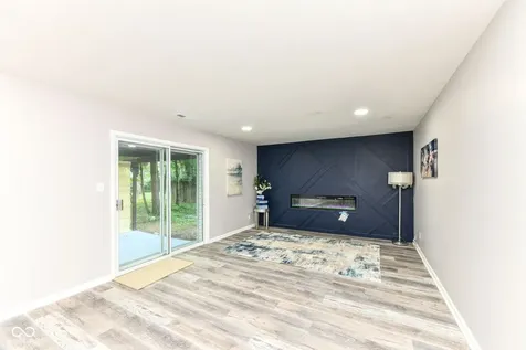 8846 Holliday Drive Indianapolis IN 46260