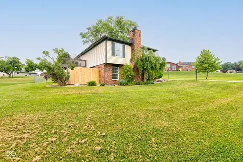 1925 E Woodside Village Drive Connersville IN 47331
